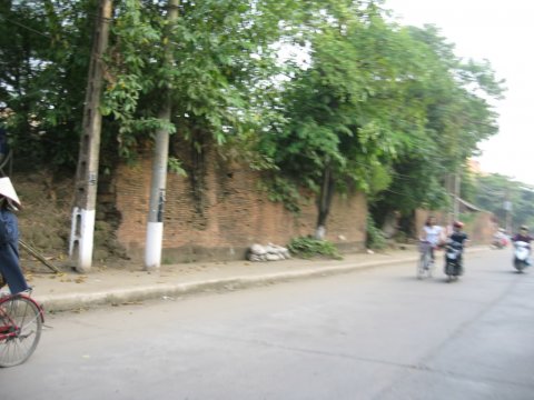 http://nguyenthuyquynh.vnweblogs.com/gallery/1580/previews-med/thanh%20nha%20Mac%202.jpg